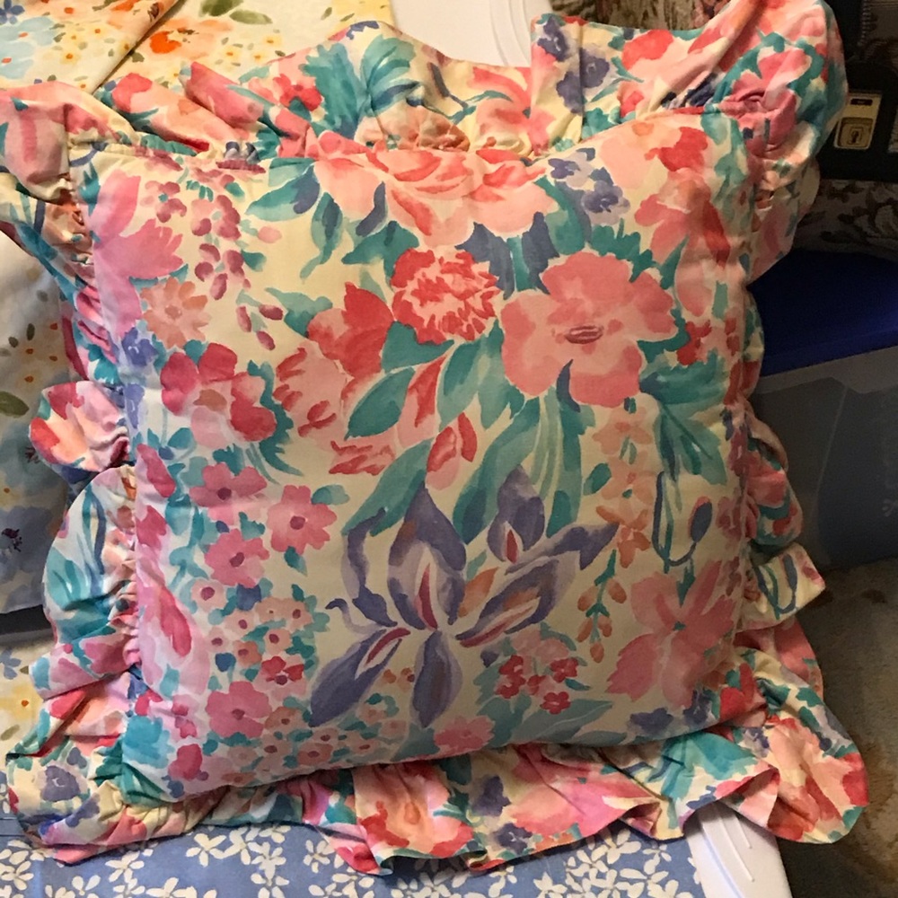 CUSTOM DESIGNER FLORAL ACCENT PILLOW  22” X 22” - Picture 3 of 6